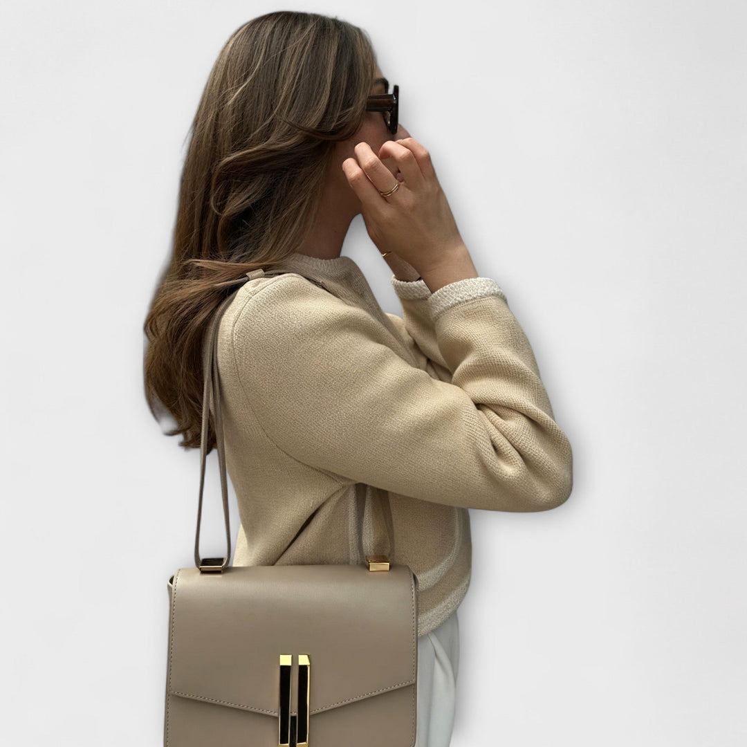 Klasický cardigan s dekorativními kapsami